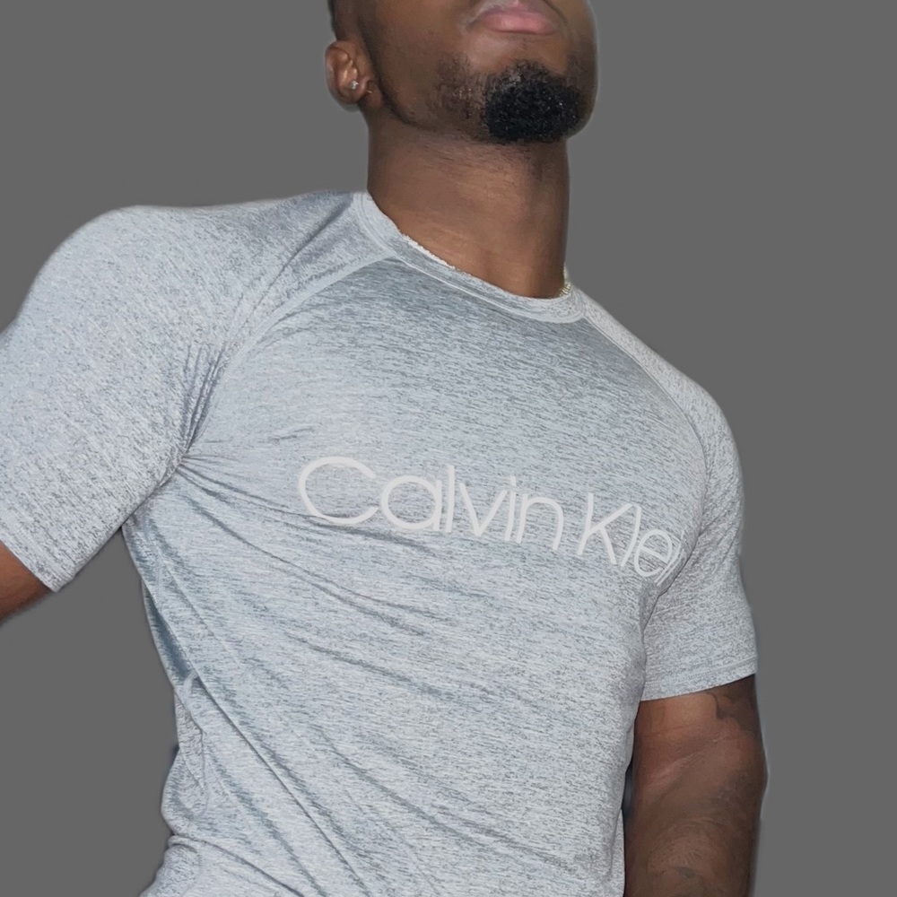 ᴄᴀʟᴠɪɴ ᴋʟᴇɪɴ ꜱʜɪʀᴛ